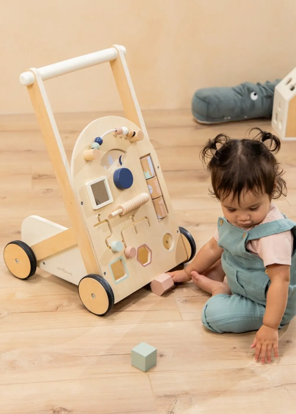 Zhejiang Hengxiang Toys Group Co., Ltd Coco Village Wooden Activity Walker Outlet