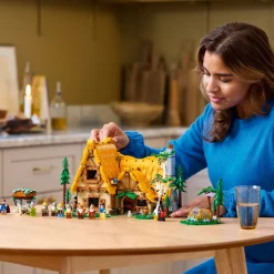 Lego Canada Inc. LEGO® Disney Snow White and the Seven Dwarfs’ Cottage 43242 Online