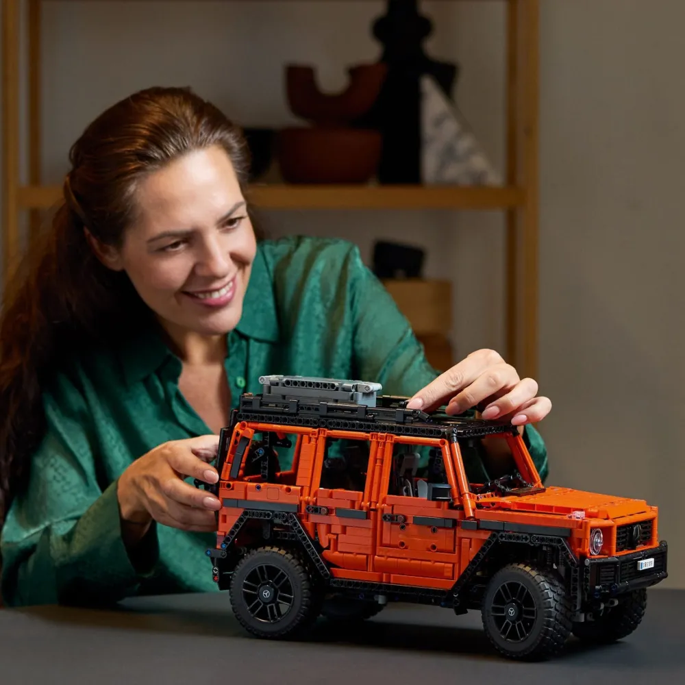 Lego Canada Inc. LEGO® Technic™ Mercedes-Benz G 500 PROFESSIONAL Line 42177 Online
