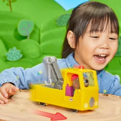Hasbro Peppa Pig Granddad Dog's Tow Truck Toy Set Online