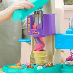 Hasbro Canada Corporation Play-Doh Rainbow Swirl Ice Cream Playset Hot